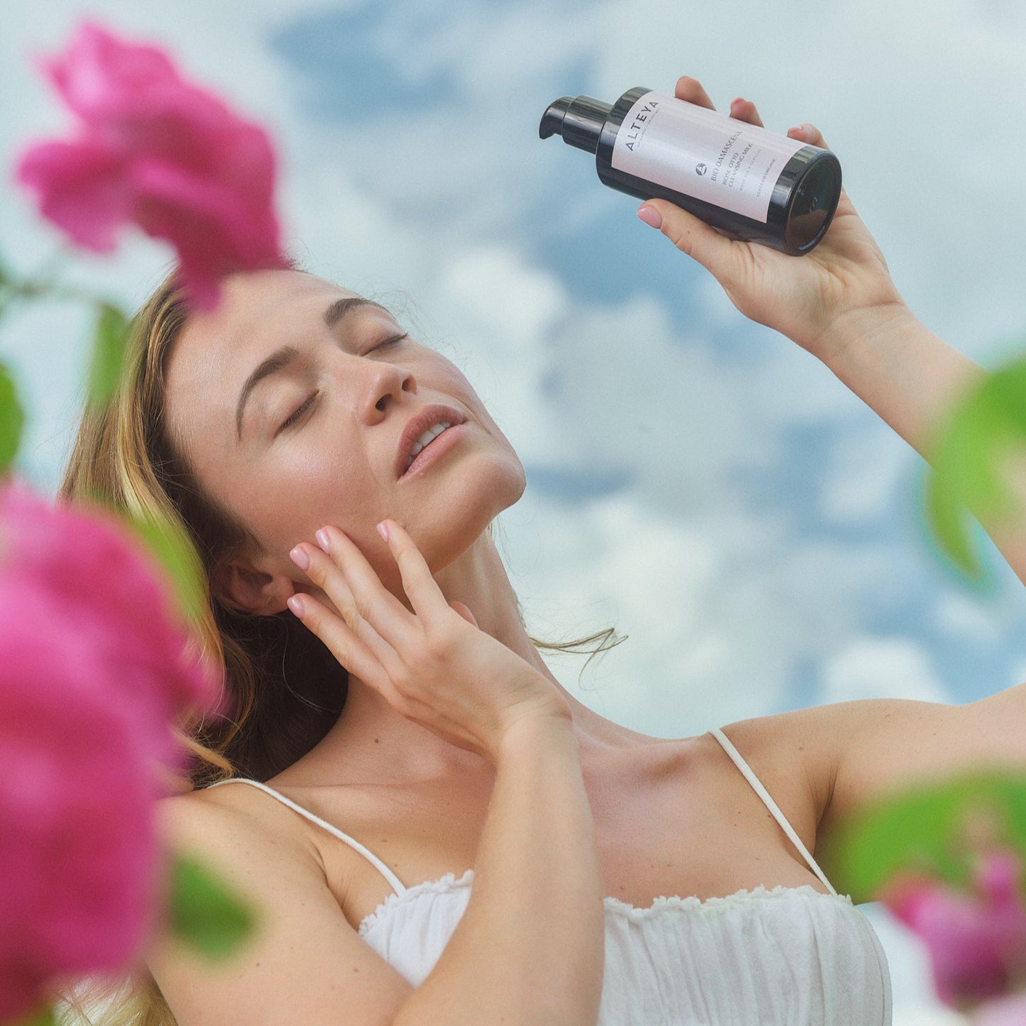 Ekologiškas valomasis veido pienelis ,,Bio Damascena", Alteya Organics, 200 ml